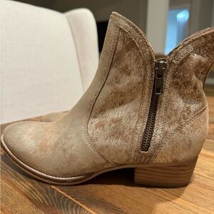 Anthropologie Seychelles lucky penny booties